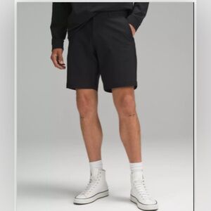 NWOT ABC Classic-Fit Short 9"
34 black
